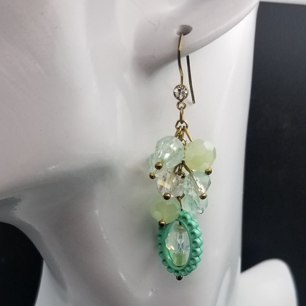 Cottage core green grape bushel earrings E0306